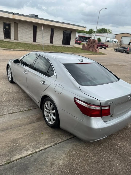2008 Lexus LS 4th Gen - Image 7 of 16