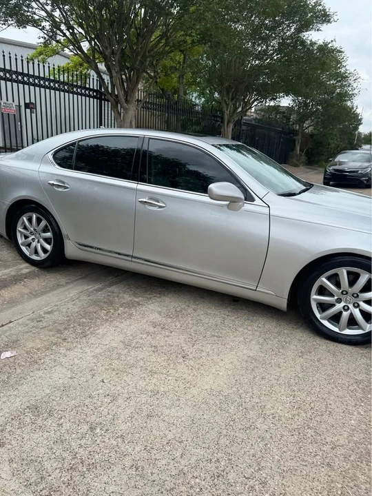 2008 Lexus LS 4th Gen - Image 4 of 16