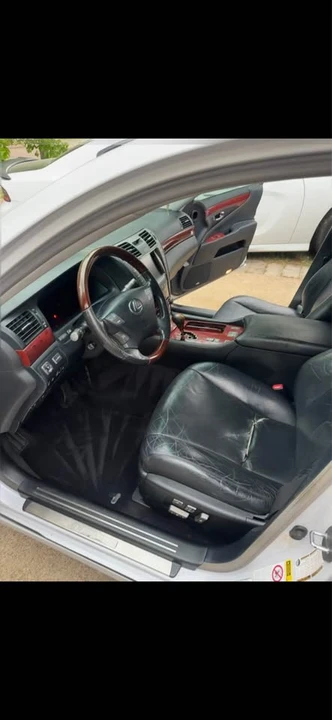 2008 Lexus LS 4th Gen - Image 17 of 20