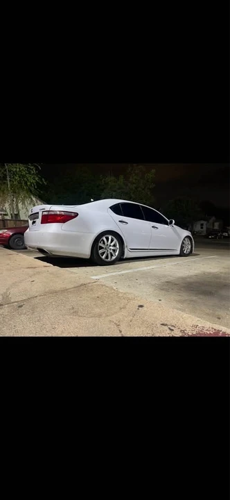 2008 Lexus LS 4th Gen - Image 10 of 20