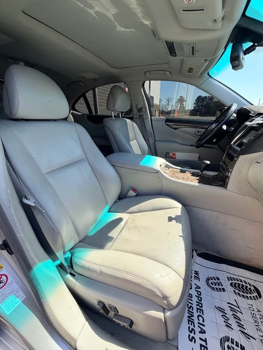 2008 Lexus LS 4th Gen - Image 9 of 13