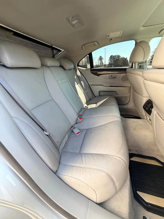 2008 Lexus LS 4th Gen - Image 10 of 13