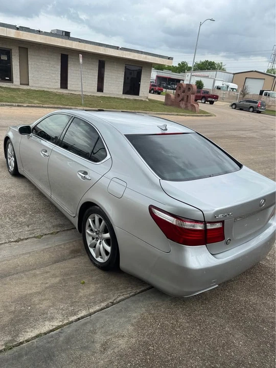 2008 Lexus LS 4th Gen - Image 5 of 16