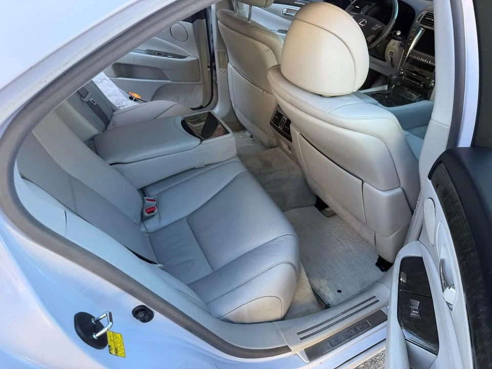2008 Lexus LS 4th Gen - Image 9 of 12