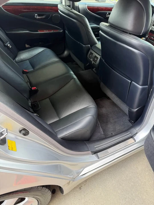 2008 Lexus LS 4th Gen - Image 13 of 20