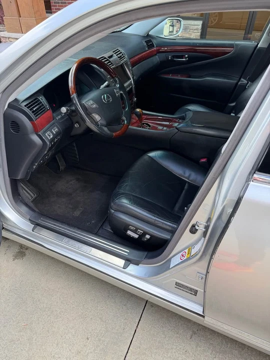 2008 Lexus LS 4th Gen - Image 12 of 20