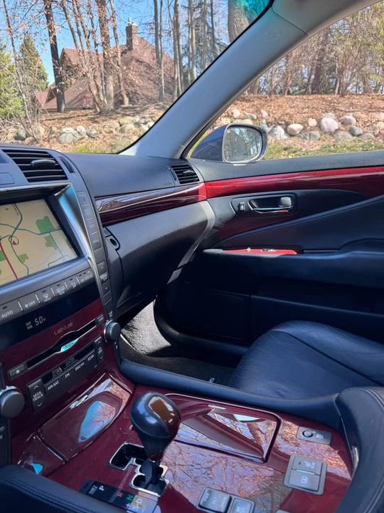 2008 Lexus LS 4th Gen - Image 10 of 13