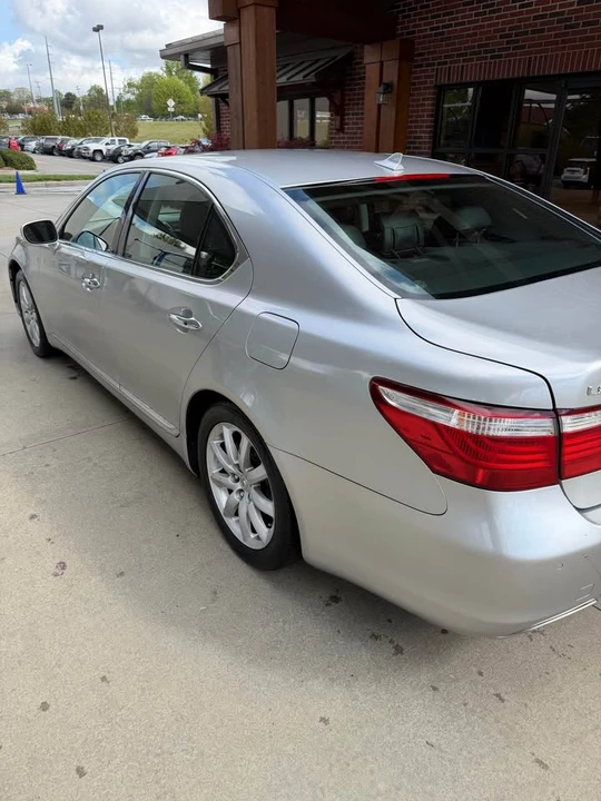 2008 Lexus LS 4th Gen - Image 16 of 20