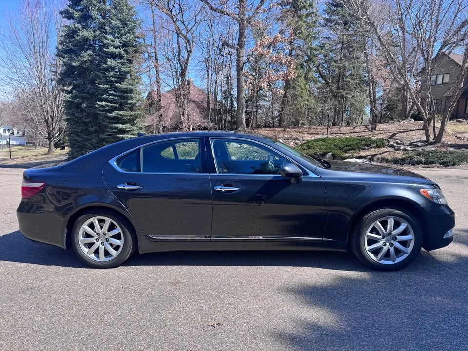 2008 Lexus LS 4th Gen - Image 5 of 13