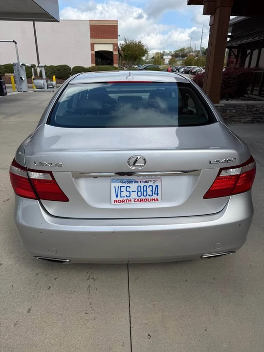 2008 Lexus LS 4th Gen - Image 17 of 20