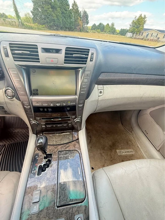 2008 Lexus LS 4th Gen - Image 10 of 14