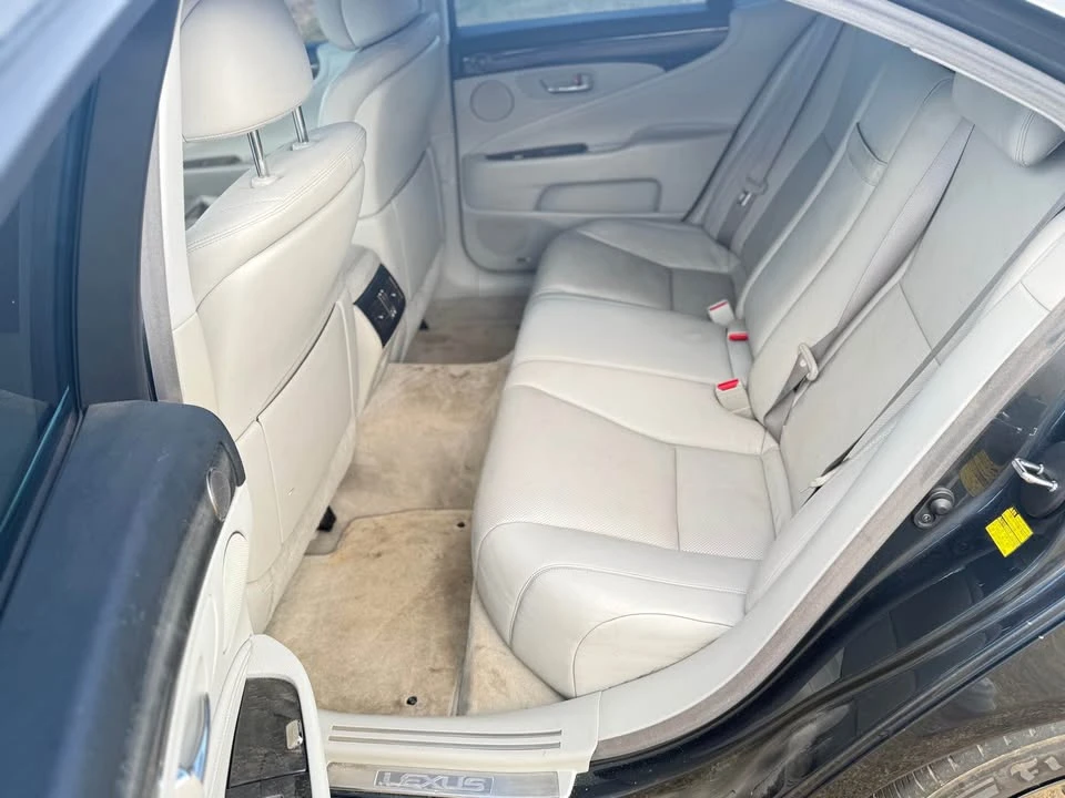 2008 Lexus LS 4th Gen - Image 9 of 14