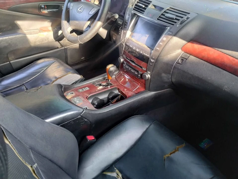2008 Lexus LS 4th Gen - Image 5 of 9