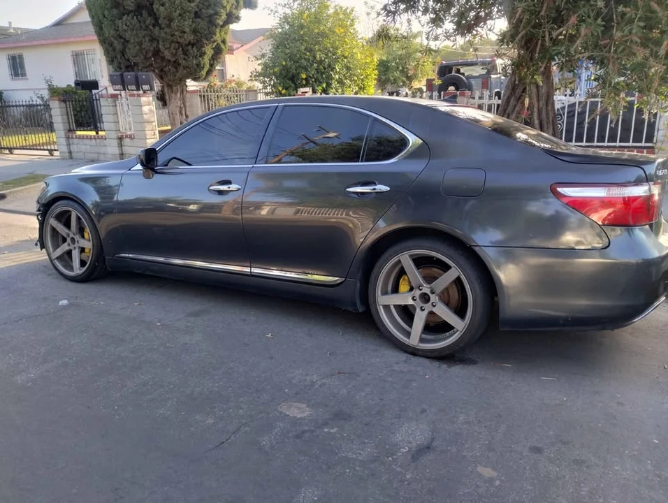 2008 Lexus LS 4th Gen - Image 3 of 9