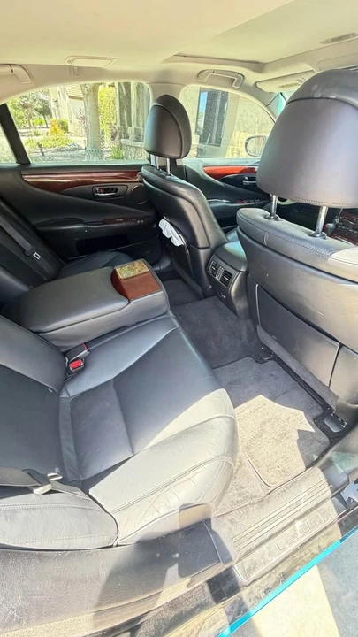 2008 Lexus LS 4th Gen - Image 12 of 13