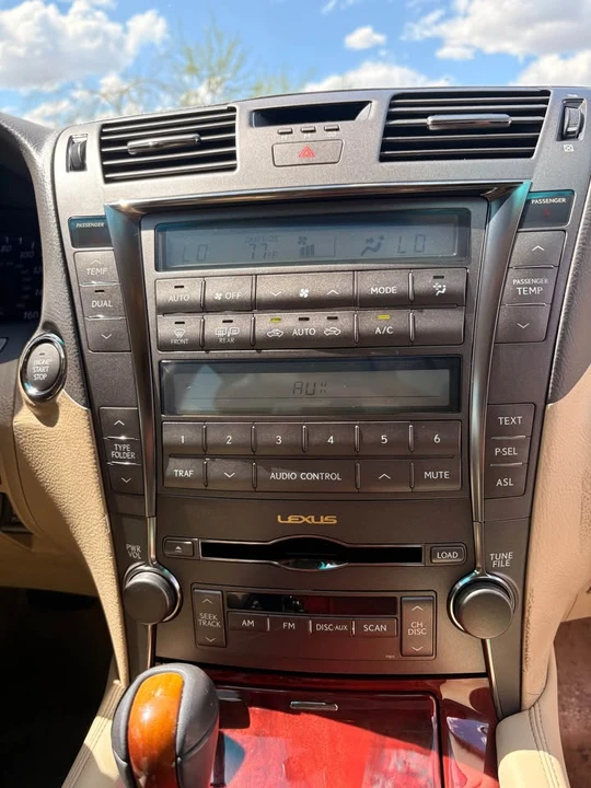 2008 Lexus LS 4th Gen - Image 13 of 15