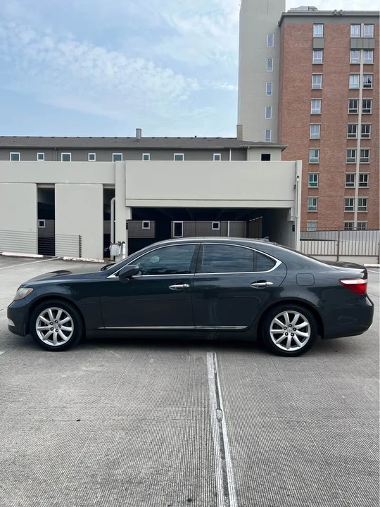 2008 Lexus LS 4th Gen - Image 10 of 20
