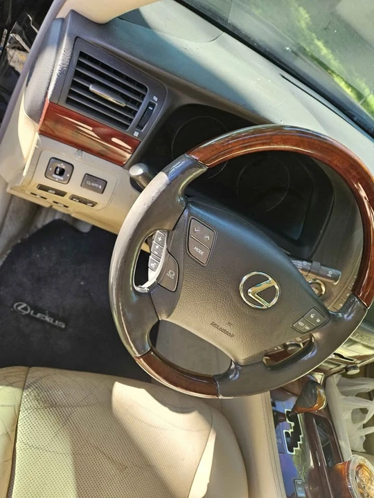 2008 Lexus LS 4th Gen - Image 4 of 8
