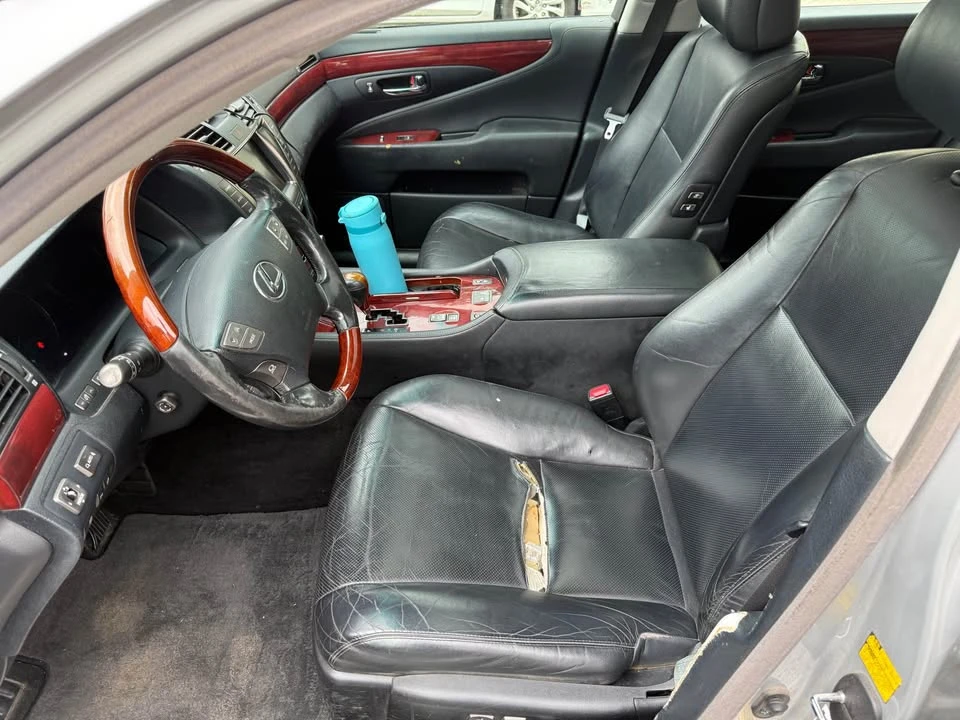 2008 Lexus LS 4th Gen - Image 5 of 8
