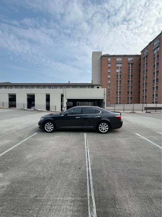 2008 Lexus LS 4th Gen - Image 11 of 20