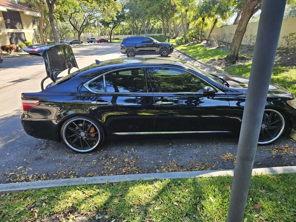 2008 Lexus LS 4th Gen - Image 2 of 8