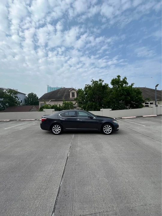 2008 Lexus LS 4th Gen - Image 5 of 20