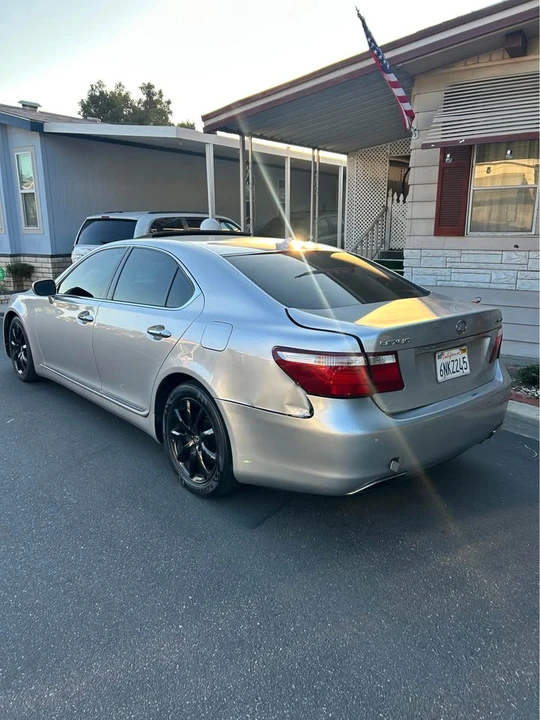 2008 Lexus LS 4th Gen - Image 3 of 10