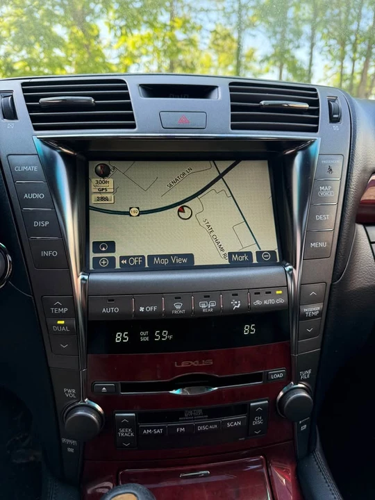 2008 Lexus LS 4th Gen - Image 11 of 15
