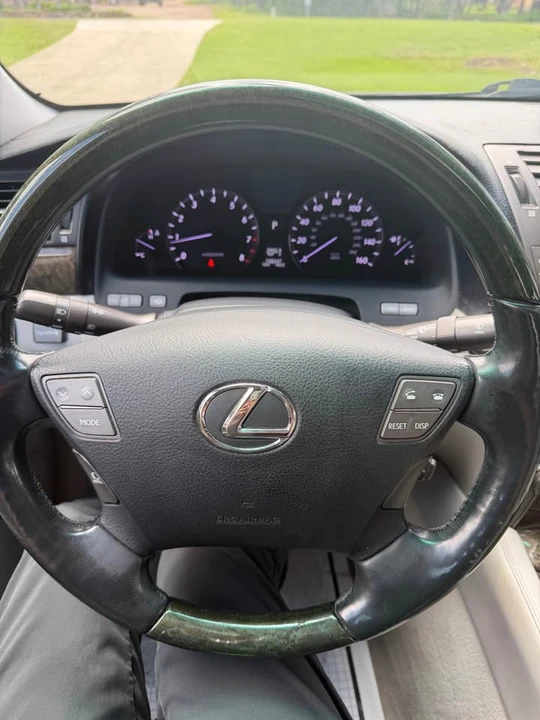 2008 Lexus LS 4th Gen - Image 13 of 20