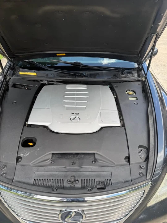 2008 Lexus LS 4th Gen - Image 11 of 20