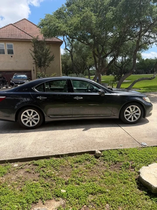 2008 Lexus LS 4th Gen - Image 9 of 20