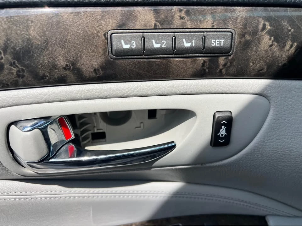 2008 Lexus LS 4th Gen - Image 11 of 20