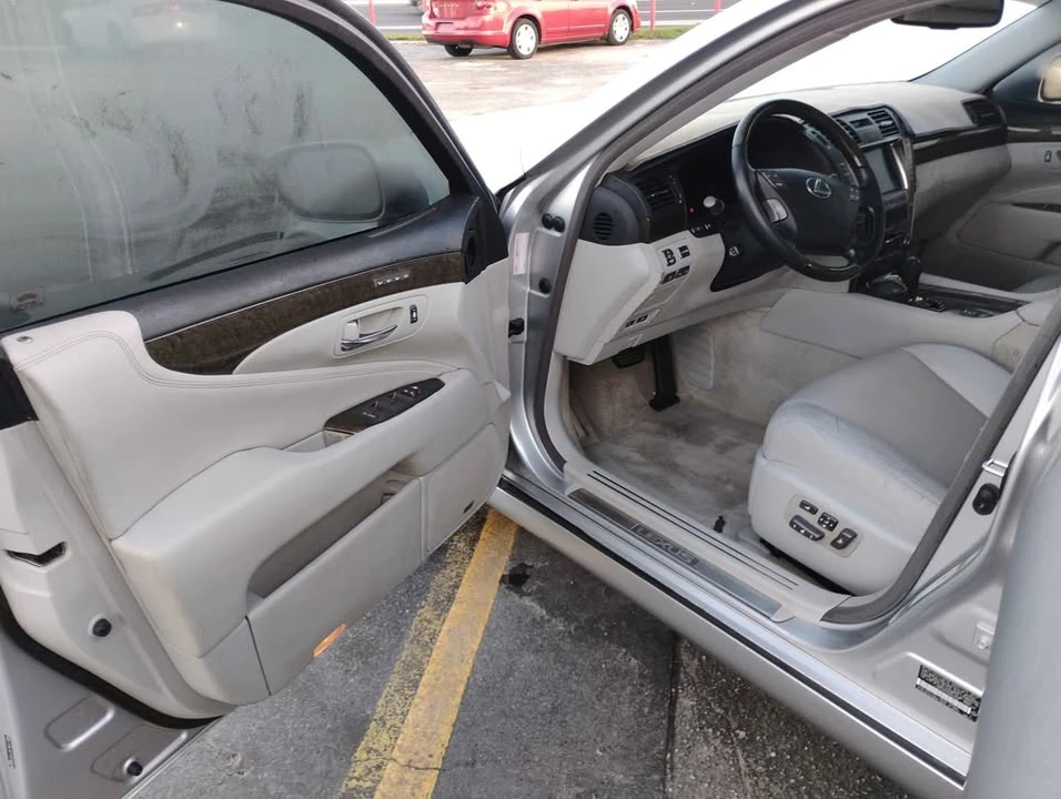 2008 Lexus LS 4th Gen - Image 8 of 10