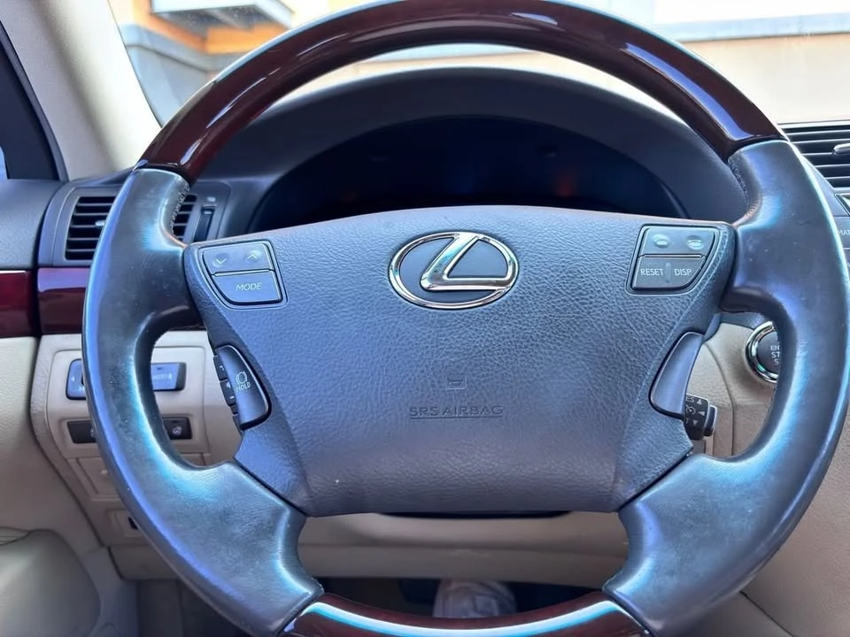 2008 Lexus LS 4th Gen - Image 16 of 20