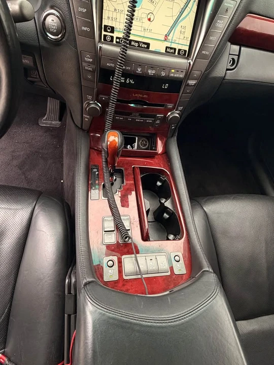 2008 Lexus LS 4th Gen - Image 9 of 14