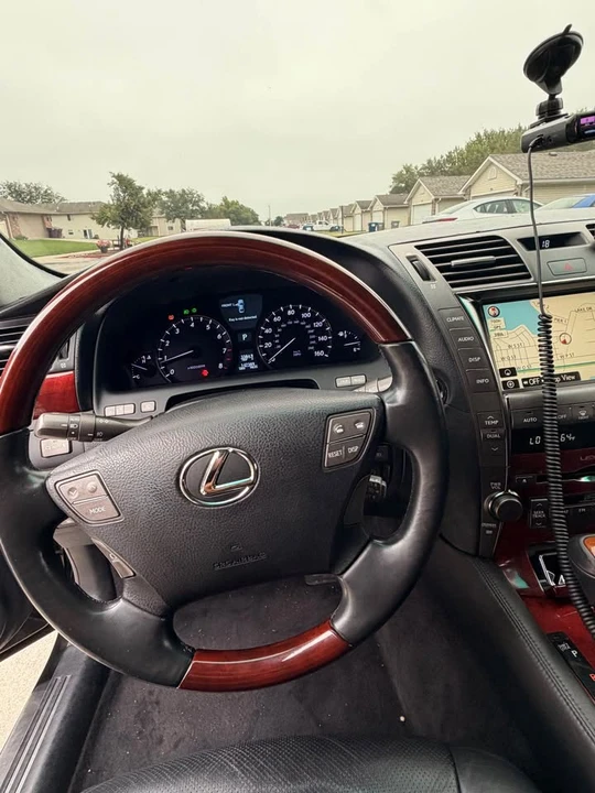 2008 Lexus LS 4th Gen - Image 8 of 14