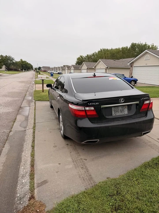 2008 Lexus LS 4th Gen - Image 5 of 14