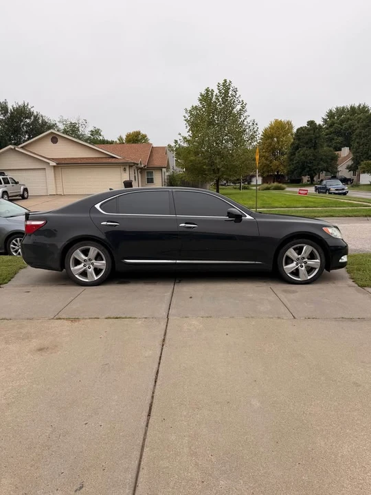 2008 Lexus LS 4th Gen - Image 2 of 14