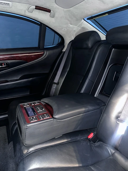 2008 Lexus LS 4th Gen - Image 11 of 13