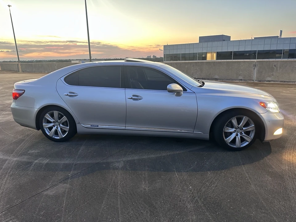 2008 Lexus LS 4th Gen - Image 2 of 13