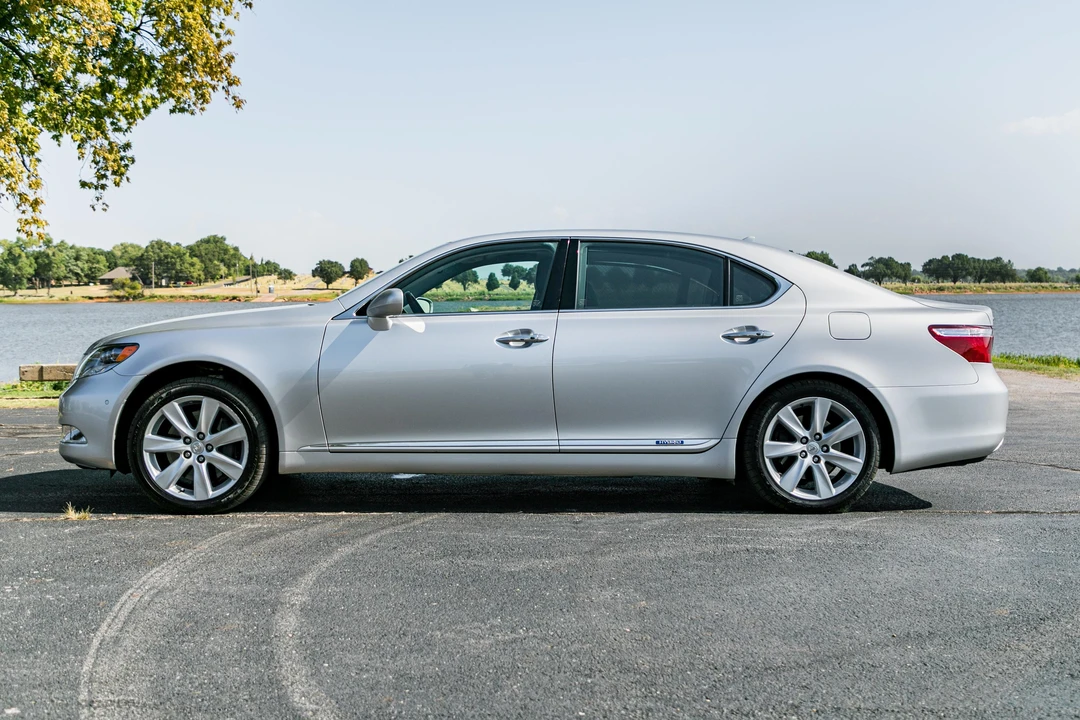 2008 Lexus LS 4th Gen - Image 8 of 31