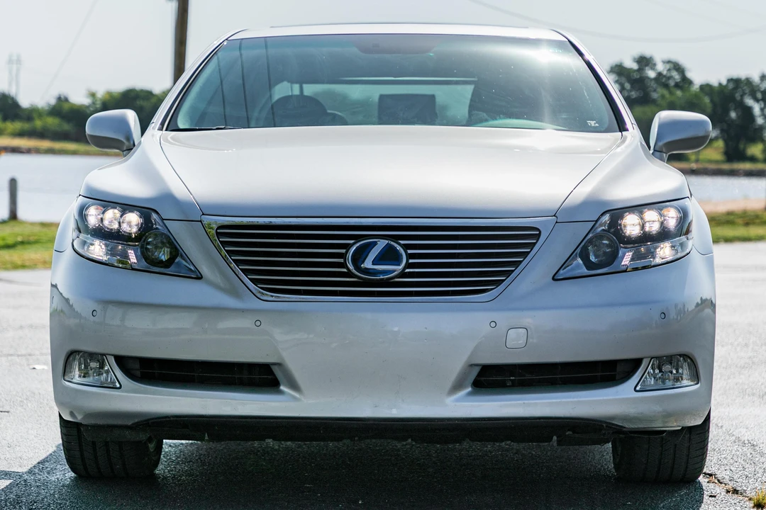 2008 Lexus LS 4th Gen - Image 2 of 31