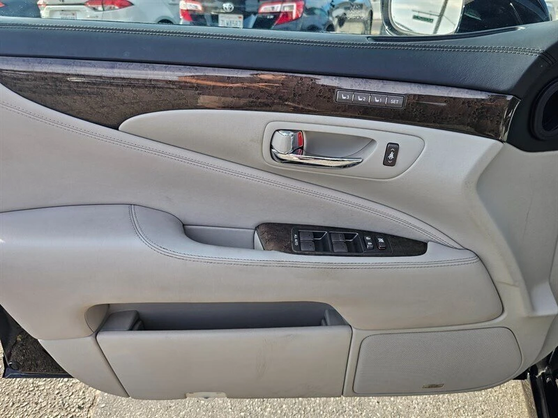 2008 Lexus LS 4th Gen - Image 17 of 19