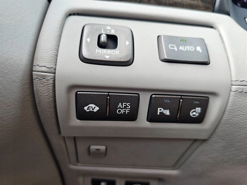 2008 Lexus LS 4th Gen - Image 18 of 19