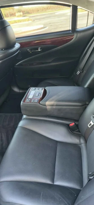 2008 Lexus LS 4th Gen - Image 5 of 15