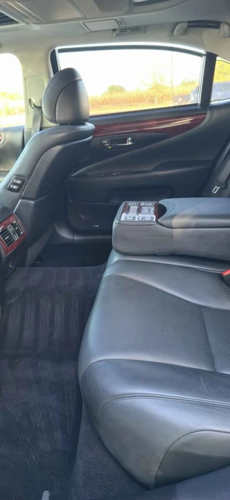 2008 Lexus LS 4th Gen - Image 8 of 15