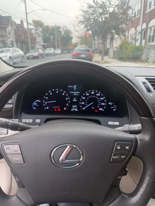 2008 Lexus LS 4th Gen - Image 6 of 14
