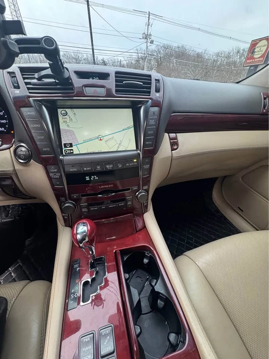 2008 Lexus LS 4th Gen - Image 9 of 20