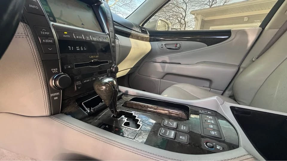 2008 Lexus LS 4th Gen - Image 18 of 20