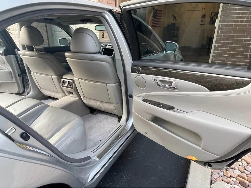 2008 Lexus LS 4th Gen - Image 12 of 17